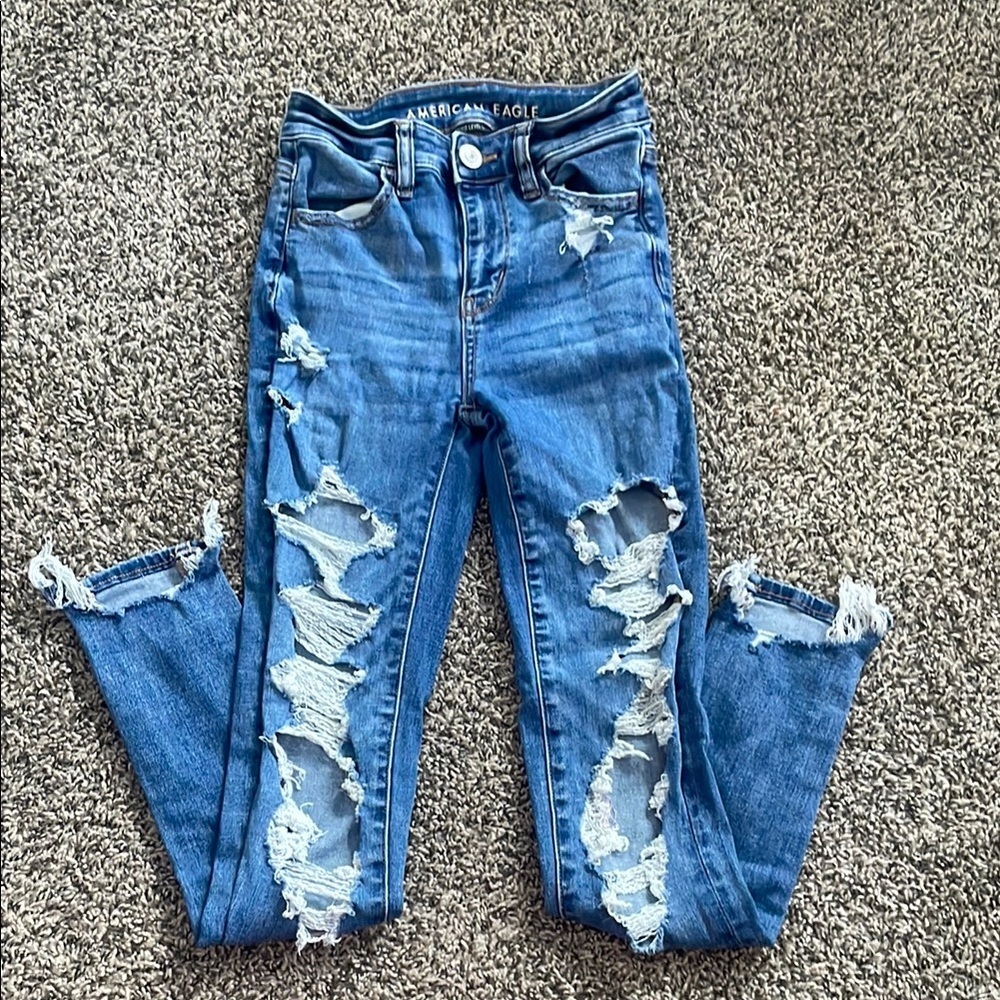American Eagle Outfitters Women's Distressed Blue Jeans
